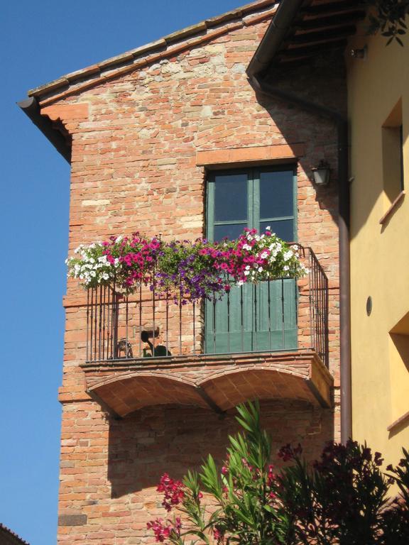 Hostal Borgo Fajani Terricciola Exterior foto